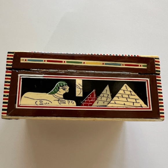 Vintage Egyptian Theme Colorful Inlay Box Egyptian riding in Chariot 5 x 3 x 2 - Picture 6 of 8